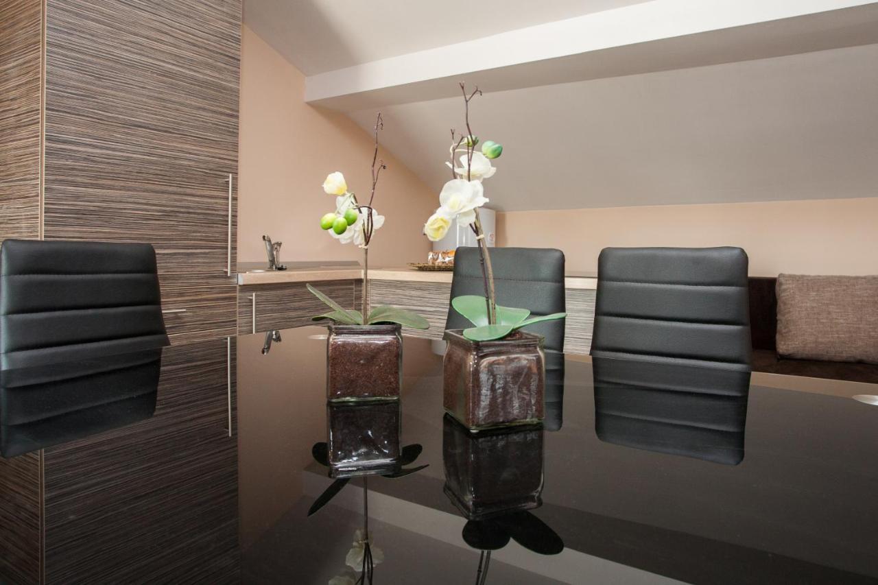 Apartments Tm Krk Town Bagian luar foto
