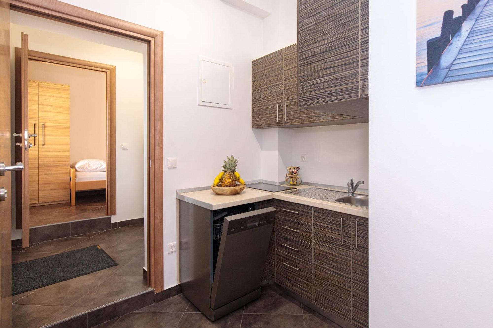 Apartments Tm Krk Town Bagian luar foto