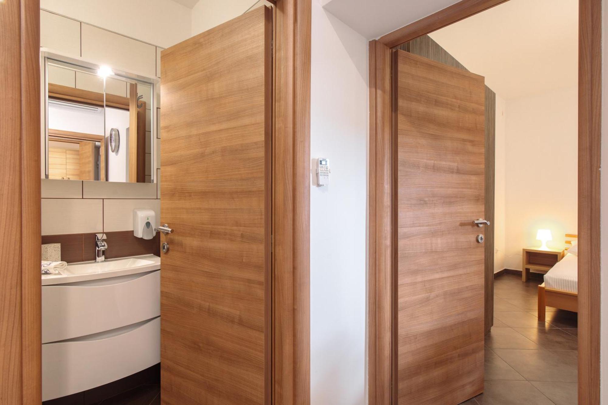 Apartments Tm Krk Town Bagian luar foto