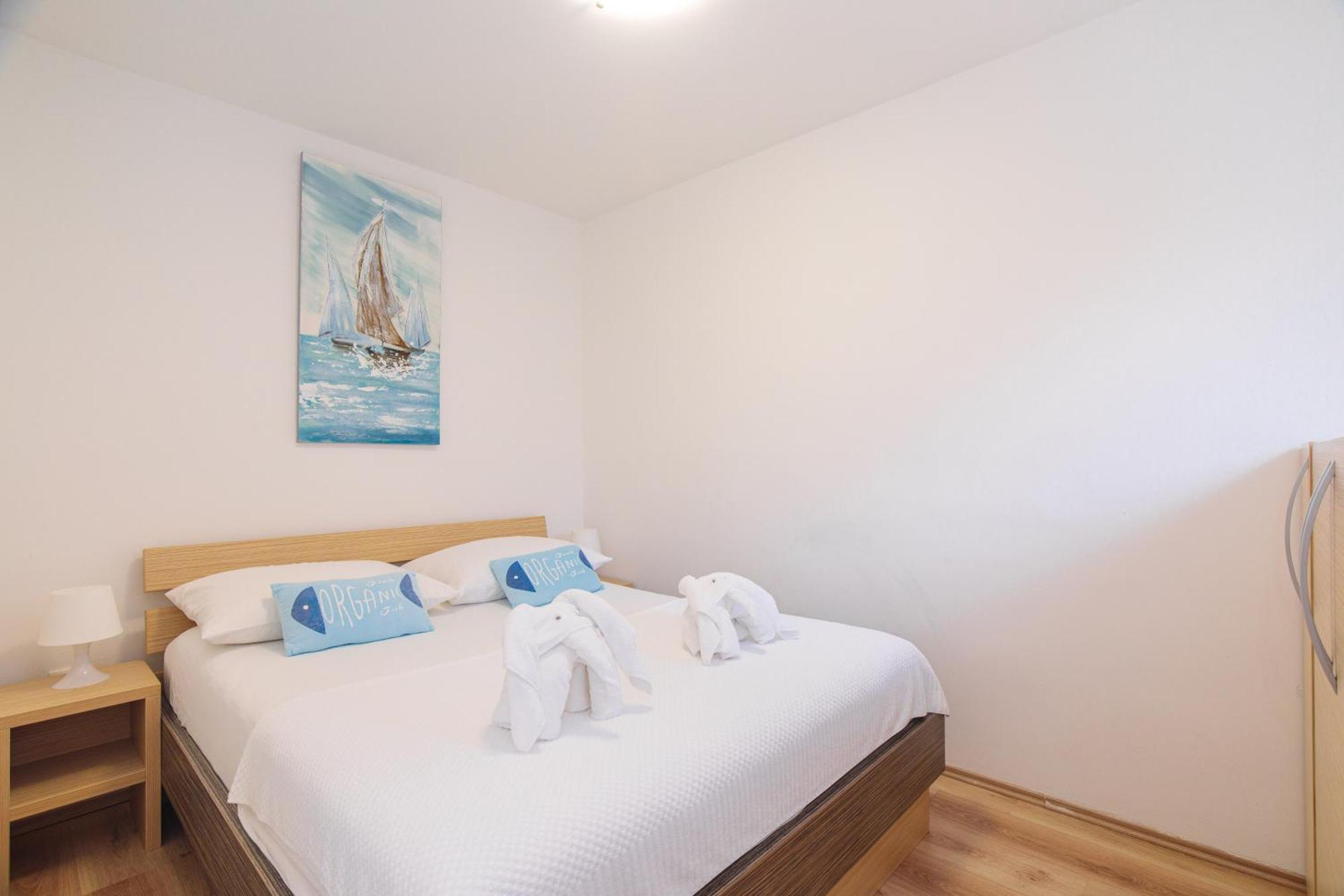 Apartments Tm Krk Town Bagian luar foto