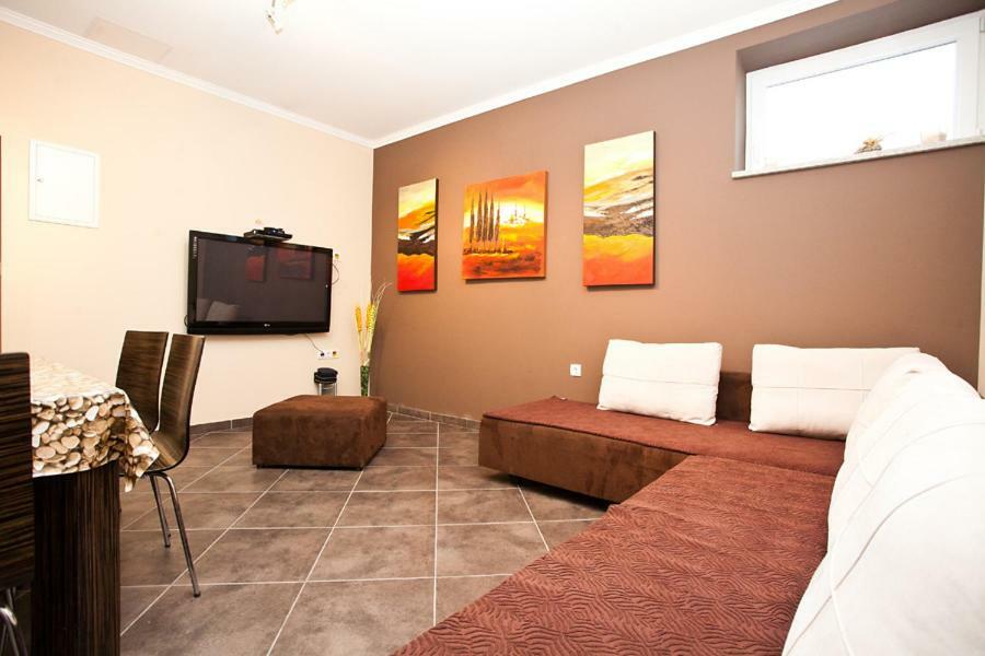 Apartments Tm Krk Town Bagian luar foto